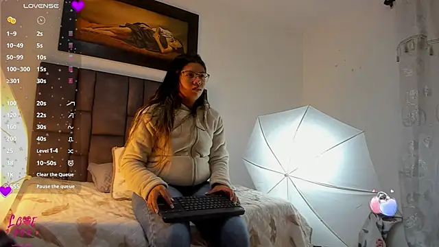 Vahiolet smith online show from 02-22-26, 04:59