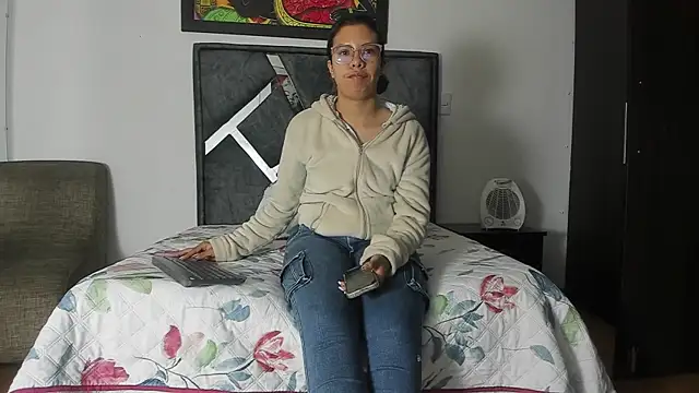 Vahiolet smith online show from 10-30-25, 02:54