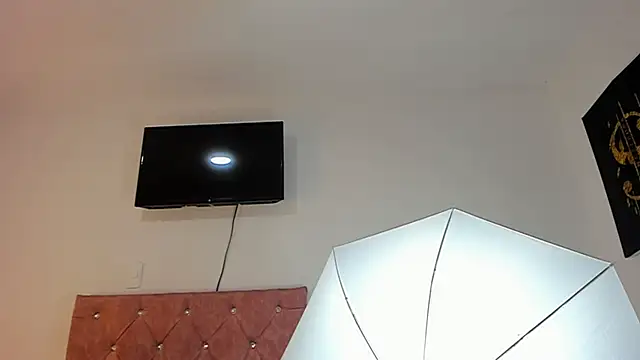 Vahiolet smith online show from 01-06-26, 03:43