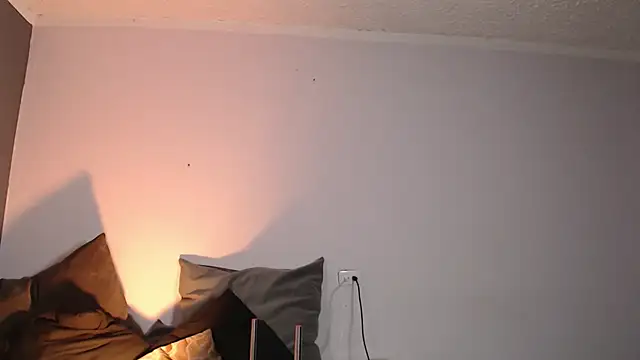 Miiaa wallace online show from 02-06-25, 01:16