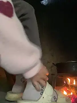 Snapshot of Asianmombigasss chatting on 12-18-25, 02:38 Asianmombigasss online show from 12-18-25, 02:38