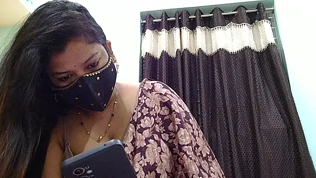 Snapshot of payal_sharma1 chatting on 03-12-26, 12:31 payal sharma1 online show from 03-12-26, 12:31
