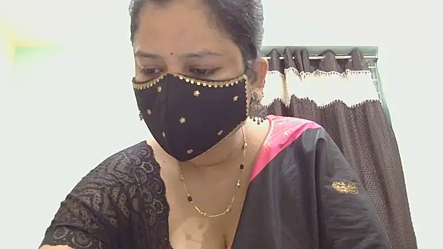 Snapshot of payal_sharma1 chatting on 05-14-26, 01:52 payal sharma1 online show from 05-14-26, 01:52