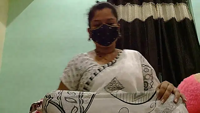 Snapshot of payal_sharma1 chatting on 05-13-26, 01:07 payal sharma1 online show from 05-13-26, 01:07