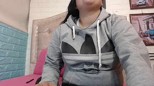 Snapshot of KataleyaStiward chatting on 09-17-25, 01:02 KataleyaStiward online show from 09-17-25, 01:02