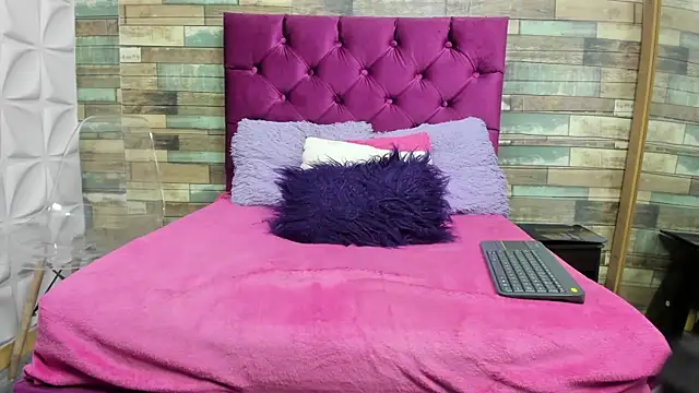 KataleyaStiward online show from 04-28-26, 12:31