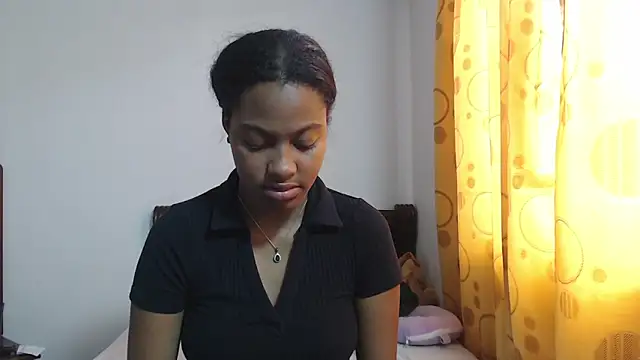 Snapshot of StormiHills chatting on 11-19-25, 06:41 StormiHills online show from 11-19-25, 06:41