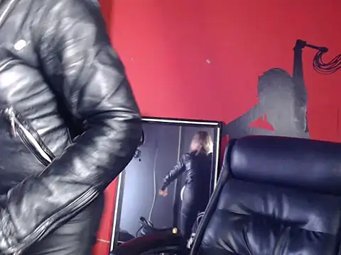 KLOE PIELL online show from 04-17-26, 02:53