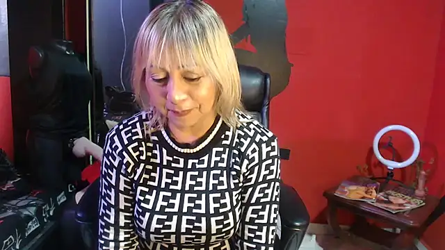 KLOE PIELL online show from 11-27-25, 08:09