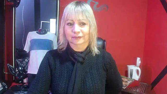 KLOE PIELL online show from 10-20-25, 04:29