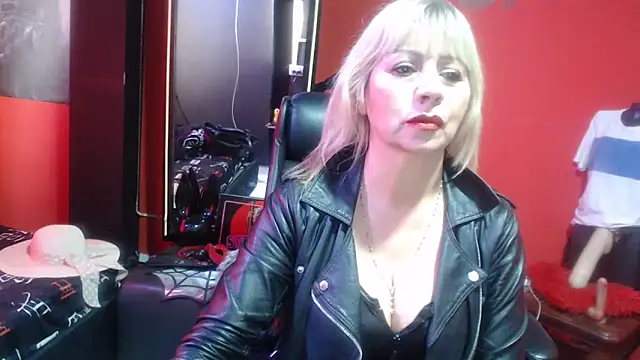 KLOE PIELL online show from 11-18-25, 10:02