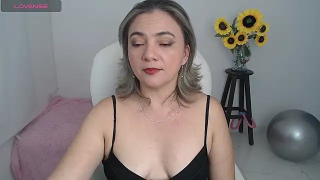 Ghada milf online show from 10-06-25, 10:43