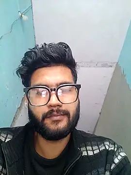 ModestZucchini65 online show from 12-04-25, 05:39