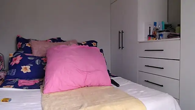 Amberbela online show from 11-28-25, 02:39