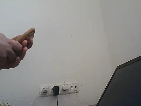 Snapshot of lickthehottie chatting on 07-05-26, 06:26 lickthehottie online show from 07-05-26, 06:26