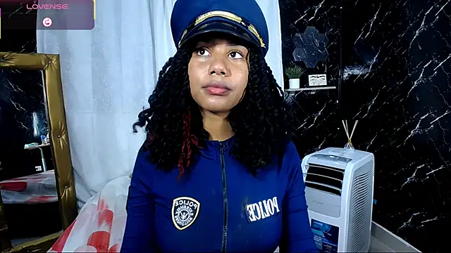 Snapshot of Hillary_queen chatting on 11-02-25, 12:54 Hillary queen online show from 11-02-25, 12:54