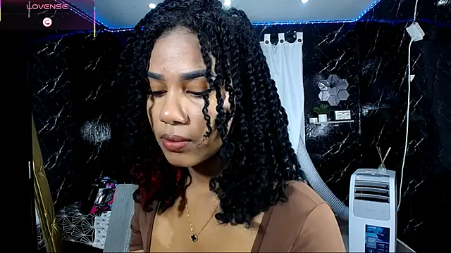 Snapshot of Hillary_queen chatting on 10-25-25, 12:39 Hillary queen online show from 10-25-25, 12:39