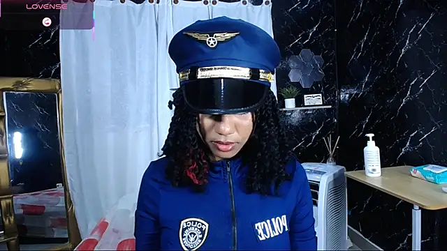 Snapshot of Hillary_queen chatting on 10-31-25, 06:15 Hillary queen online show from 10-31-25, 06:15