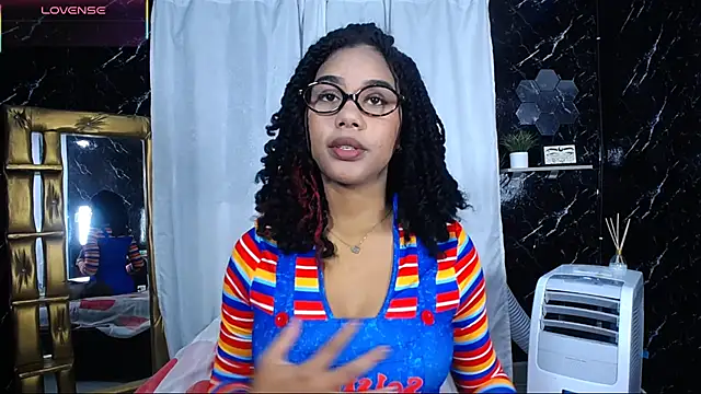 Snapshot of Hillary_queen chatting on 11-01-25, 12:32 Hillary queen online show from 11-01-25, 12:32