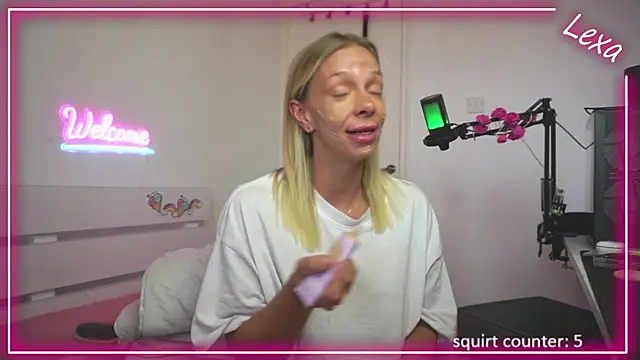 Lexa xoxo online show from 11-10-25, 08:08