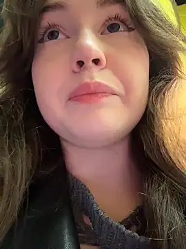 Peachy Dream online show from 11-28-25, 06:19