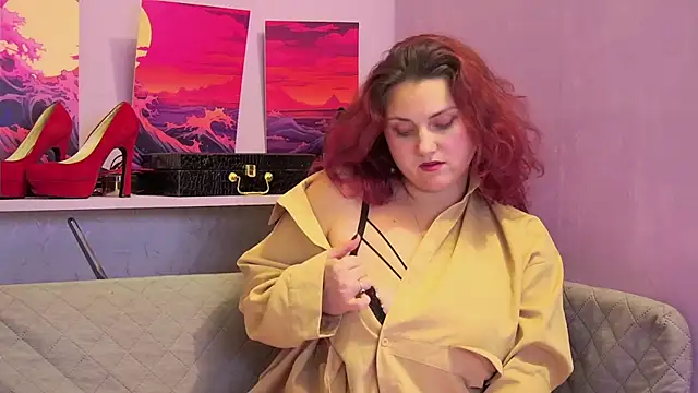 Snapshot of Cute_Carla chatting on 09-25-25, 04:35 Cute Carla online show from 09-25-25, 04:35