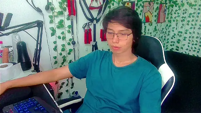 Andy gray online show from 04-17-26, 05:05