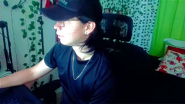 Andy gray online show from 07-08-26, 01:12