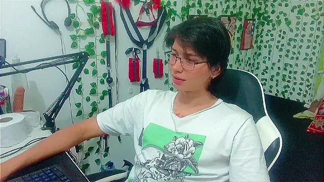 Andy gray online show from 04-12-26, 12:30