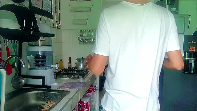 Andy gray online show from 11-13-25, 02:54