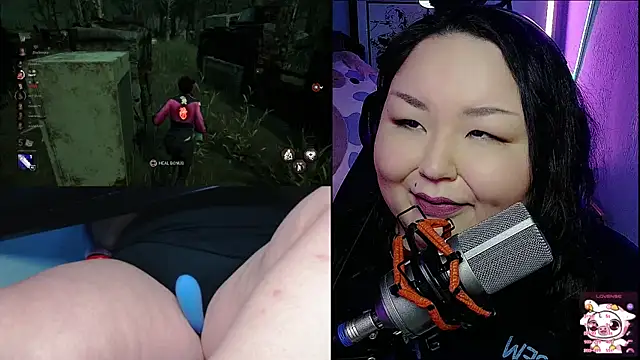 Snapshot of EmGreens chatting on 02-19-25, 08:22 EmGreens online show from 02-19-25, 08:22