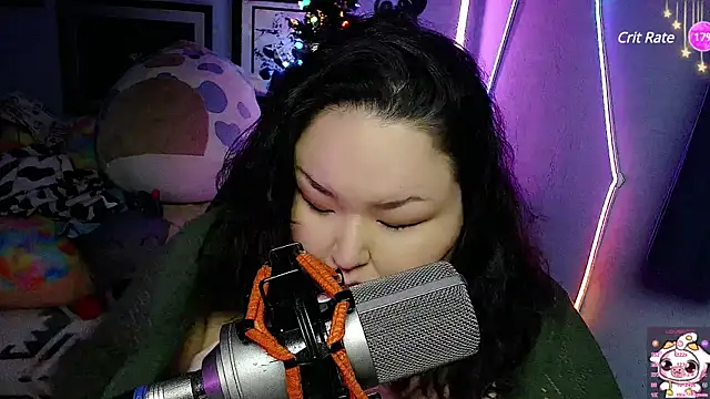 Snapshot of EmGreens chatting on 02-10-25, 08:31 EmGreens online show from 02-10-25, 08:31