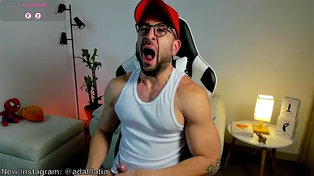 Snapshot of dafboy1 chatting on 05-15-26, 11:30 dafboy1 online show from 05-15-26, 11:30