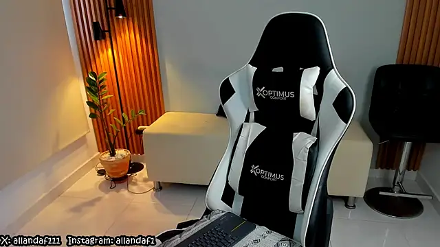Snapshot of dafboy1 chatting on 03-11-25, 04:18 dafboy1 online show from 03-11-25, 04:18