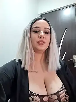 Snapshot of AdelinaJude chatting on 02-06-26, 10:17 AdelinaJude online show from 02-06-26, 10:17