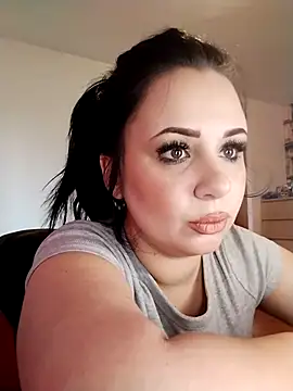 AdelinaJude online show from 03-10-25, 12:38