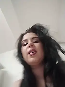 AdelinaJude online show from 05-21-26, 04:26