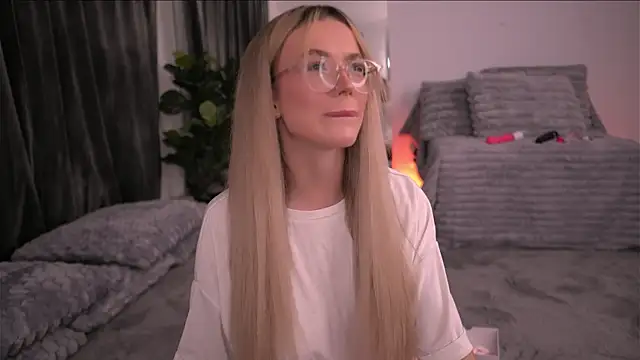 KylieJoyce online show from 11-08-25, 09:51