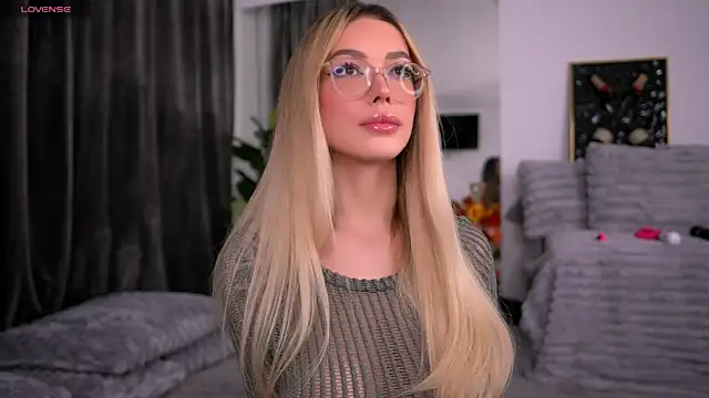 KylieJoyce online show from 12-03-25, 09:47