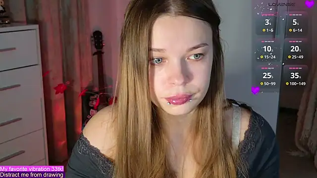 Snapshot of ValBae chatting on 10-19-25, 07:49 ValBae online show from 10-19-25, 07:49
