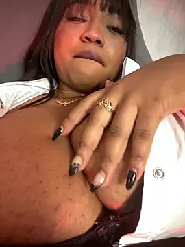 Snapshot of ailynBlaze chatting on 02-19-25, 02:44 ailynBlaze online show from 02-19-25, 02:44