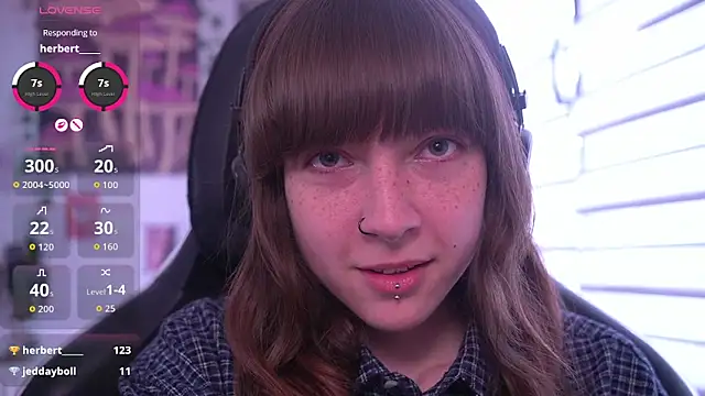 Snapshot of juliapie chatting on 05-05-26, 10:18 juliapie online show from 05-05-26, 10:18