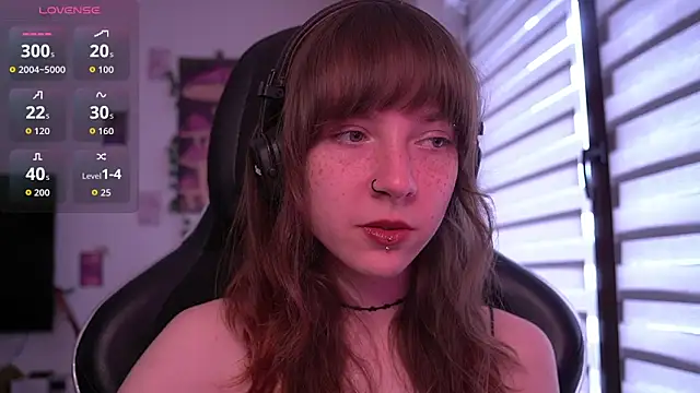 Snapshot of juliapie chatting on 06-13-26, 03:43 juliapie online show from 06-13-26, 03:43