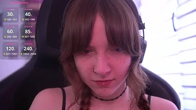 Snapshot of juliapie chatting on 06-30-26, 02:06 juliapie online show from 06-30-26, 02:06