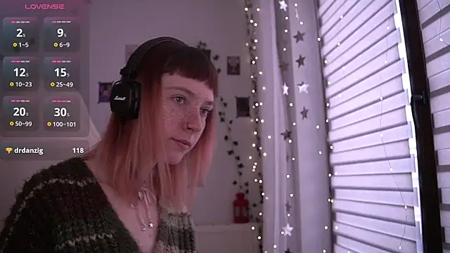 juliapie online show from 02-09-25, 06:33