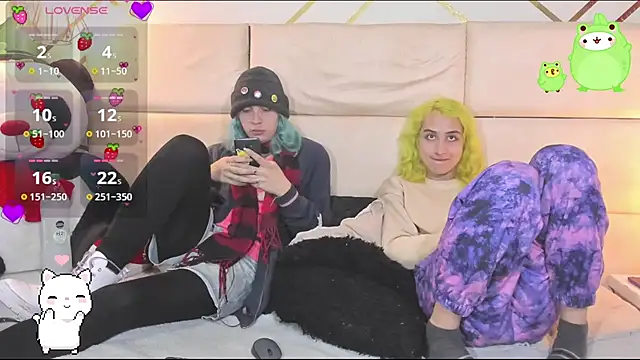 -kisa  online show from 10-25-25, 02:33