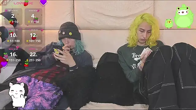 -kisa  online show from 10-18-25, 02:24