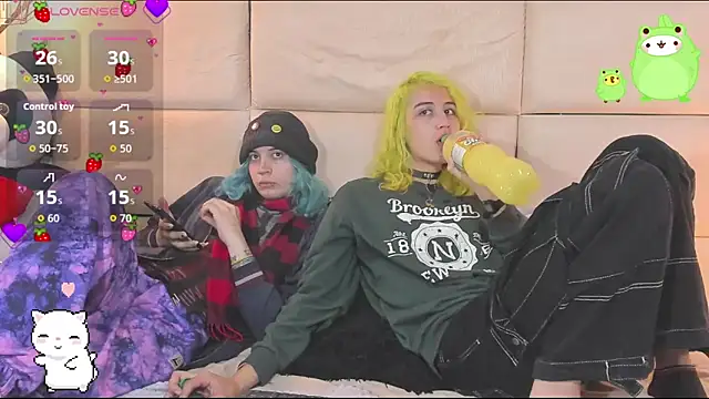-kisa  online show from 10-16-25, 02:09