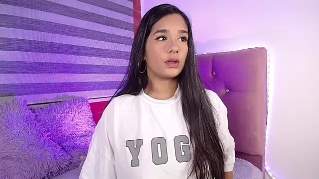 Snapshot of Maeena chatting on 01-18-25, 06:10 Maeena online show from 01-18-25, 06:10