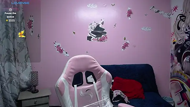 brithany smiith  online show from 01-29-25, 03:22
